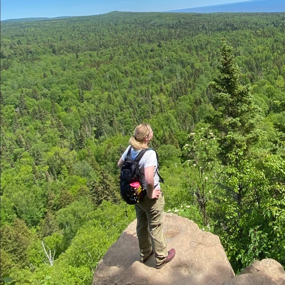 Meet your Posher, Alicia - Picture 3 of 7